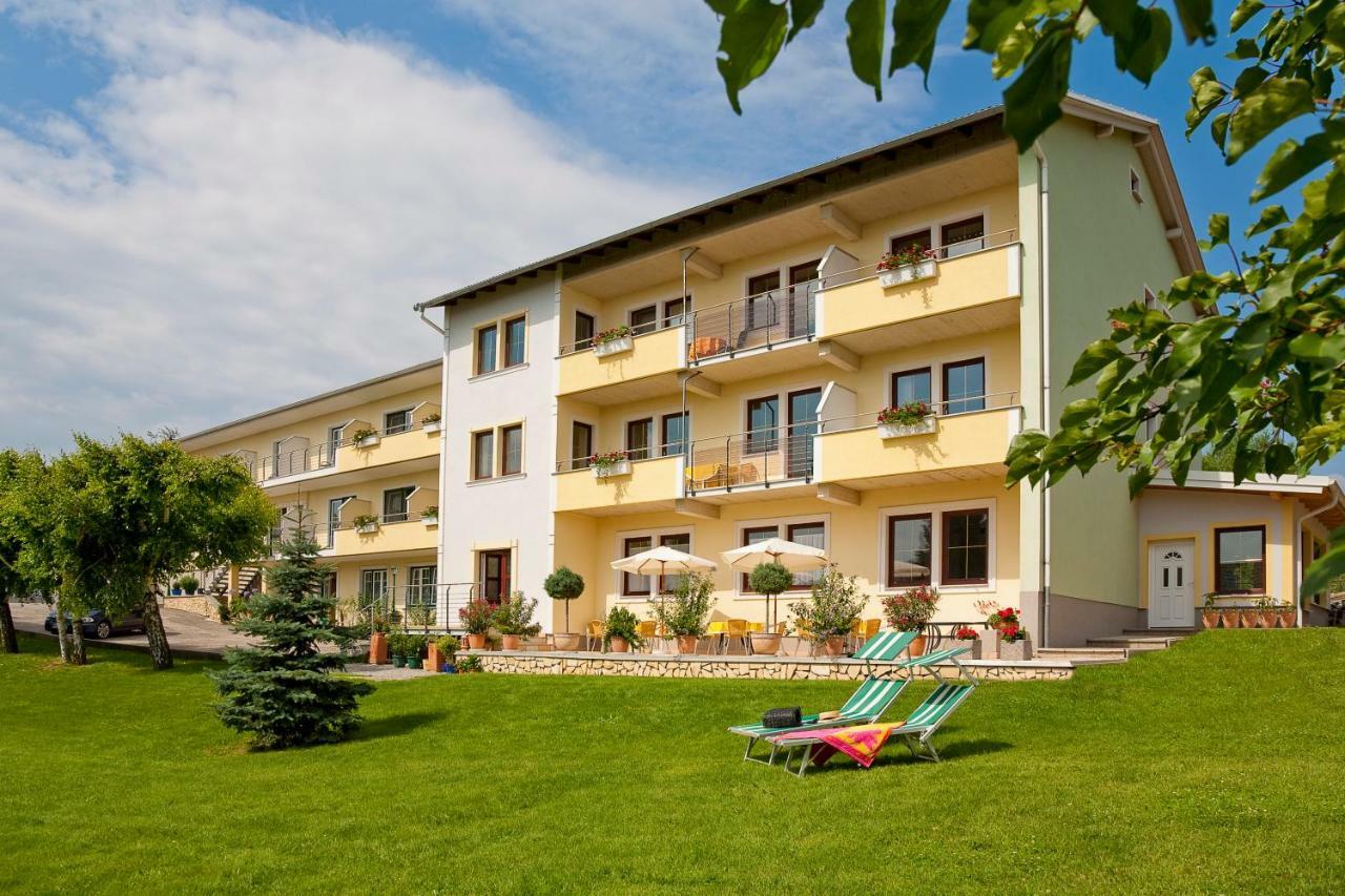 Appartementhaus Das Mittelpunkt Moerbisch Am See Luaran gambar